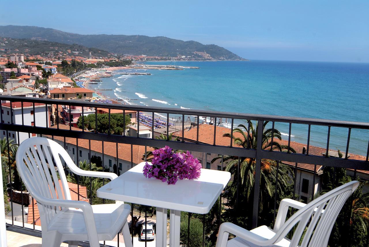 Piccolo Hotel Diano Marina Exterior photo